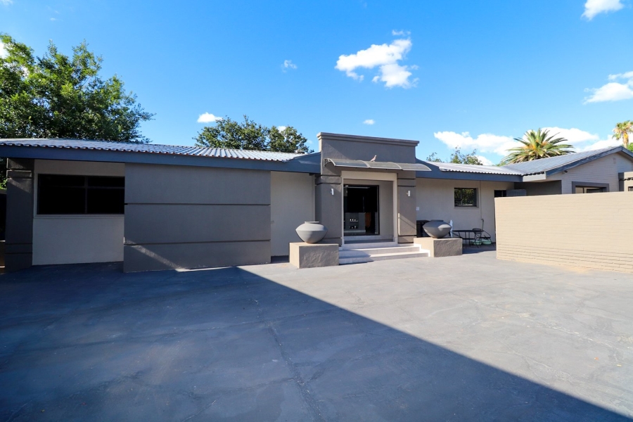 5 Bedroom Property for Sale in Irene Park North West